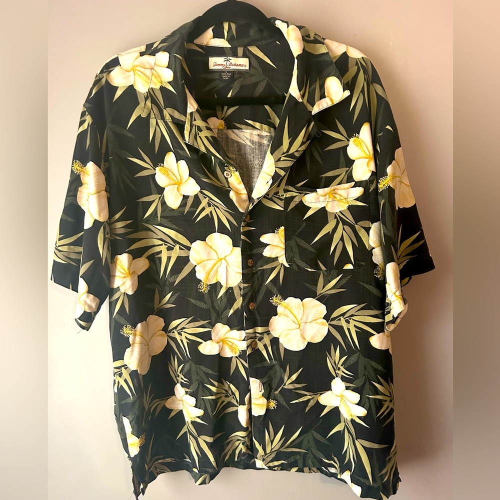 Tommy Bahama 100 % Silk Black Floral